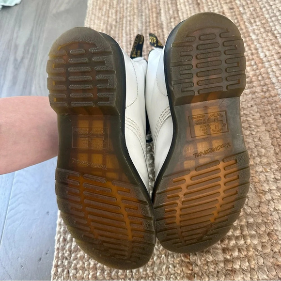 Doc Martens 1460 SMOOTH LEATHER LACE UP BOOTS - Picture 10 of 13